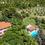 بيت ضيافة Aurora Holiday Raša