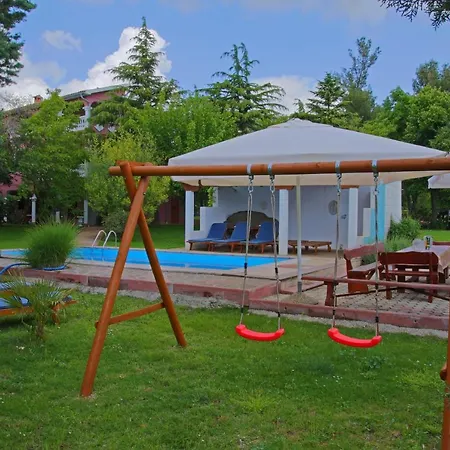 Aurora Holiday بيت ضيافة Raša