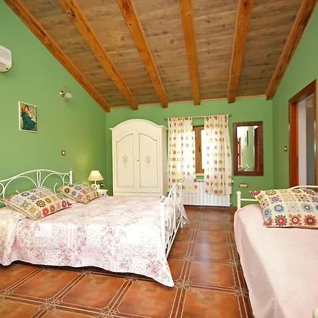 Aurora Holiday Guest house 4*