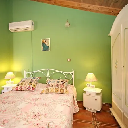 Aurora Holiday Guest house 4*