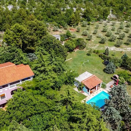 Gostinjska kuća Aurora Holiday Rasa