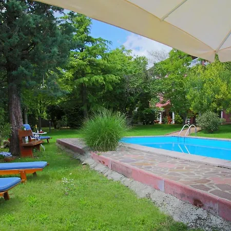 Guest house Aurora Holiday 4*